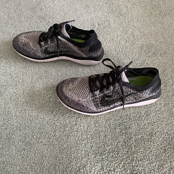 Nike running shoes - Picture 2 of 4